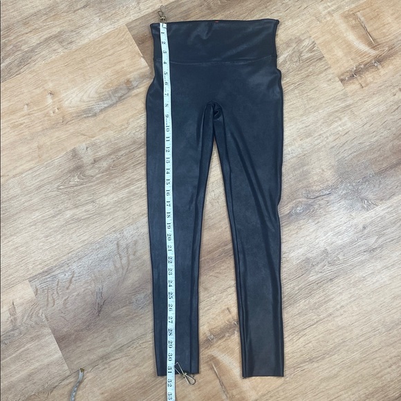 Spanx Faux Leather FLAW Shapewear Black Leggings Size S - Picture 8 of 10